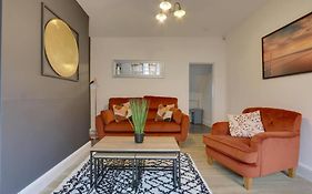 Cosy Home In Newland Avenue Area
